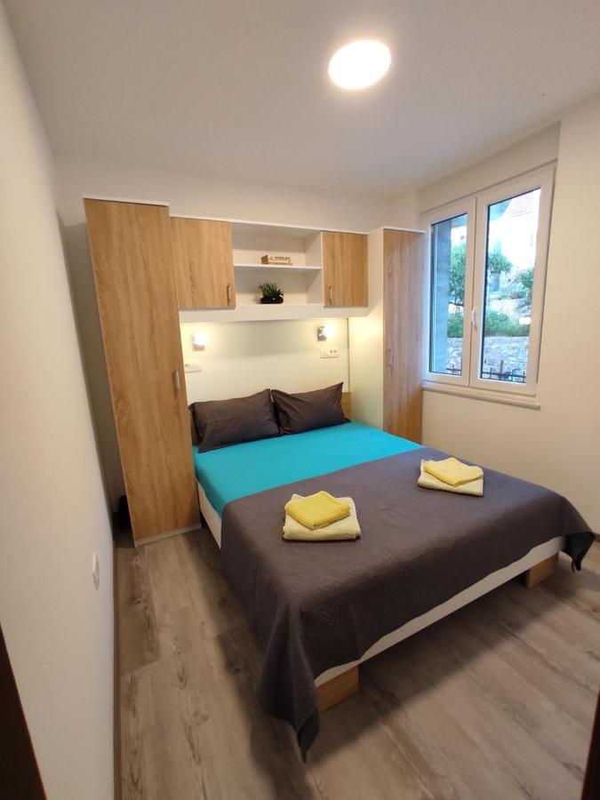 Apartment Ravnice Omiš Eksteriør bilde
