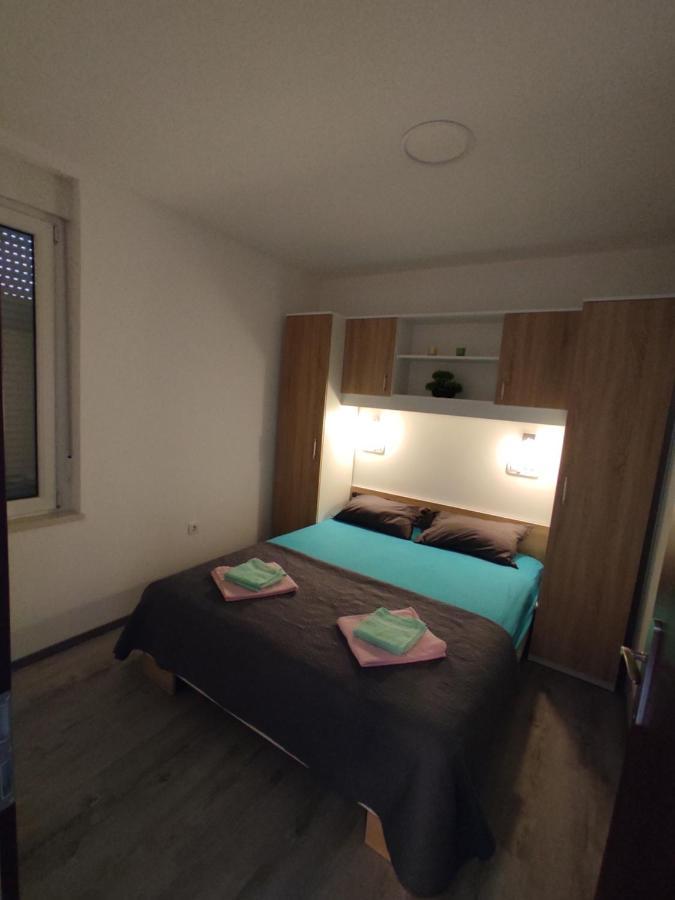 Apartment Ravnice Omiš Eksteriør bilde