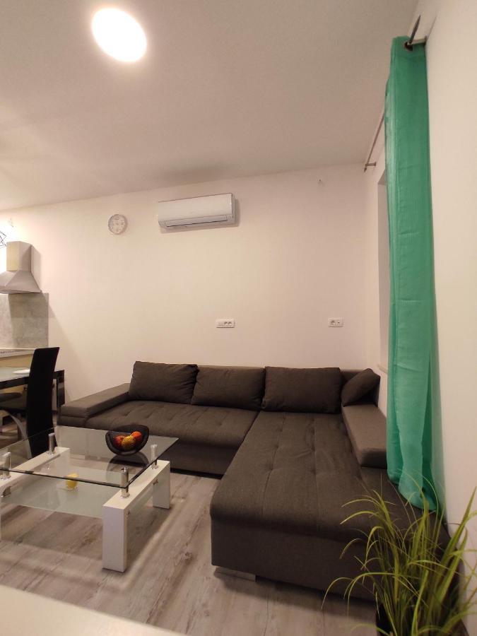 Apartment Ravnice Omiš Eksteriør bilde