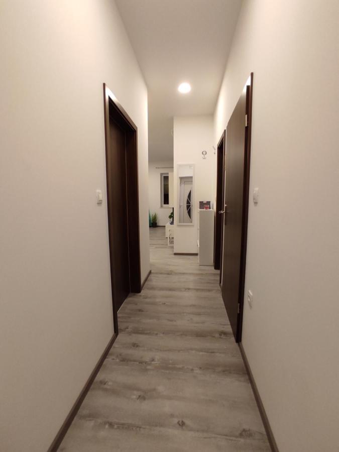 Apartment Ravnice Omiš Eksteriør bilde