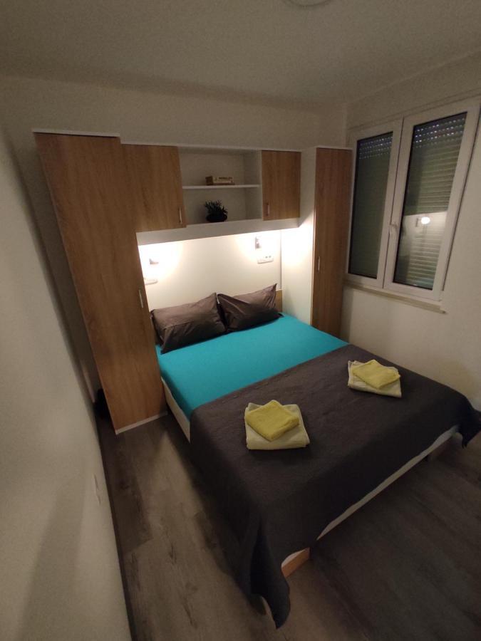 Apartment Ravnice Omiš Eksteriør bilde