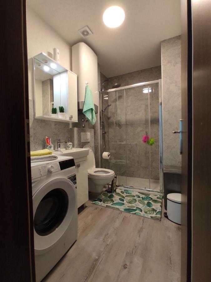 Apartment Ravnice Omiš Eksteriør bilde