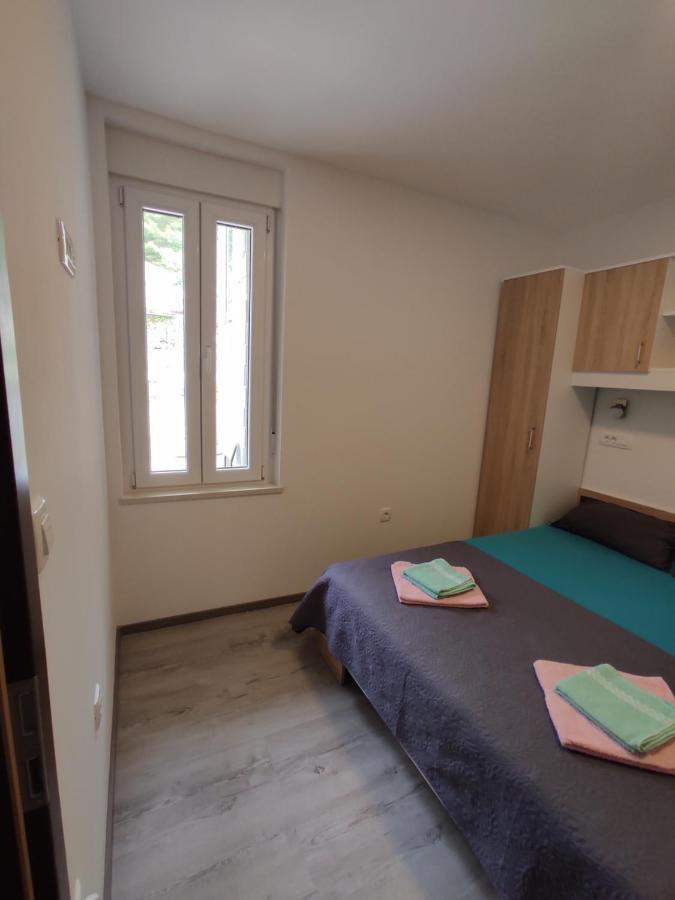 Apartment Ravnice Omiš Eksteriør bilde