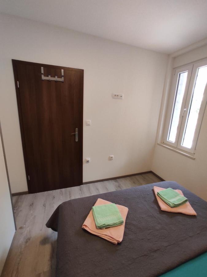 Apartment Ravnice Omiš Eksteriør bilde