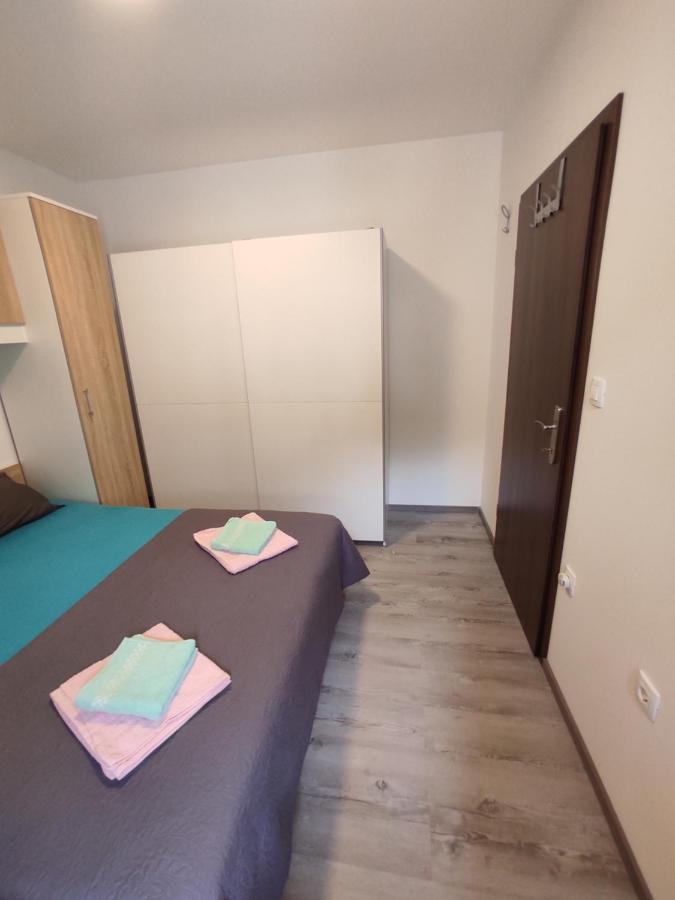 Apartment Ravnice Omiš Eksteriør bilde