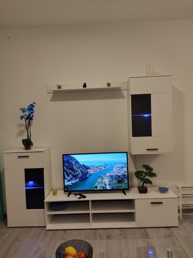 Apartment Ravnice Omiš Eksteriør bilde