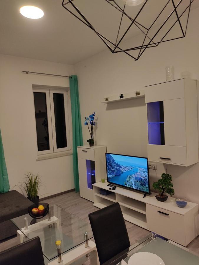 Apartment Ravnice Omiš Eksteriør bilde