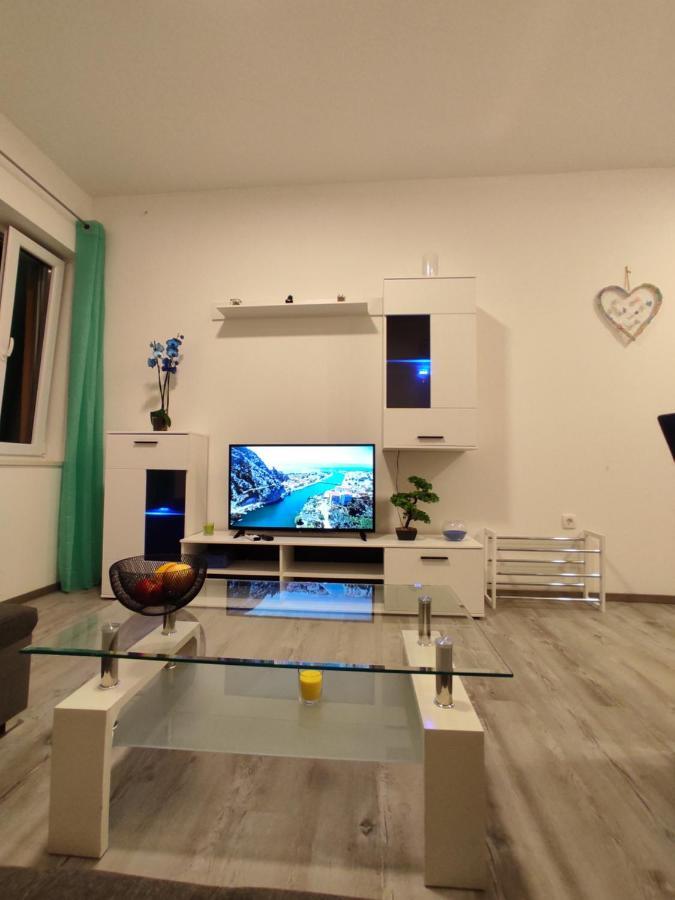Apartment Ravnice Omiš Eksteriør bilde